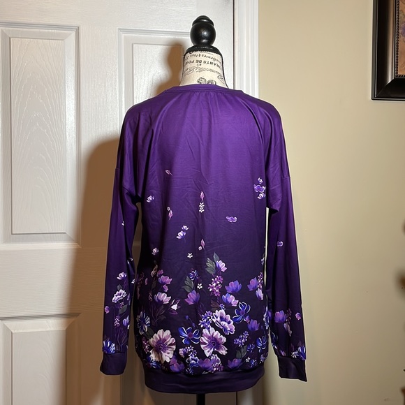 Beautiful long sleeve top with pockets - Picture 3 of 4